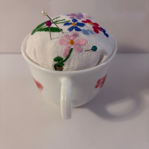 Floral Vintage Teacup Pin Cushion Harmonia tea cup - Picture 4 of 5